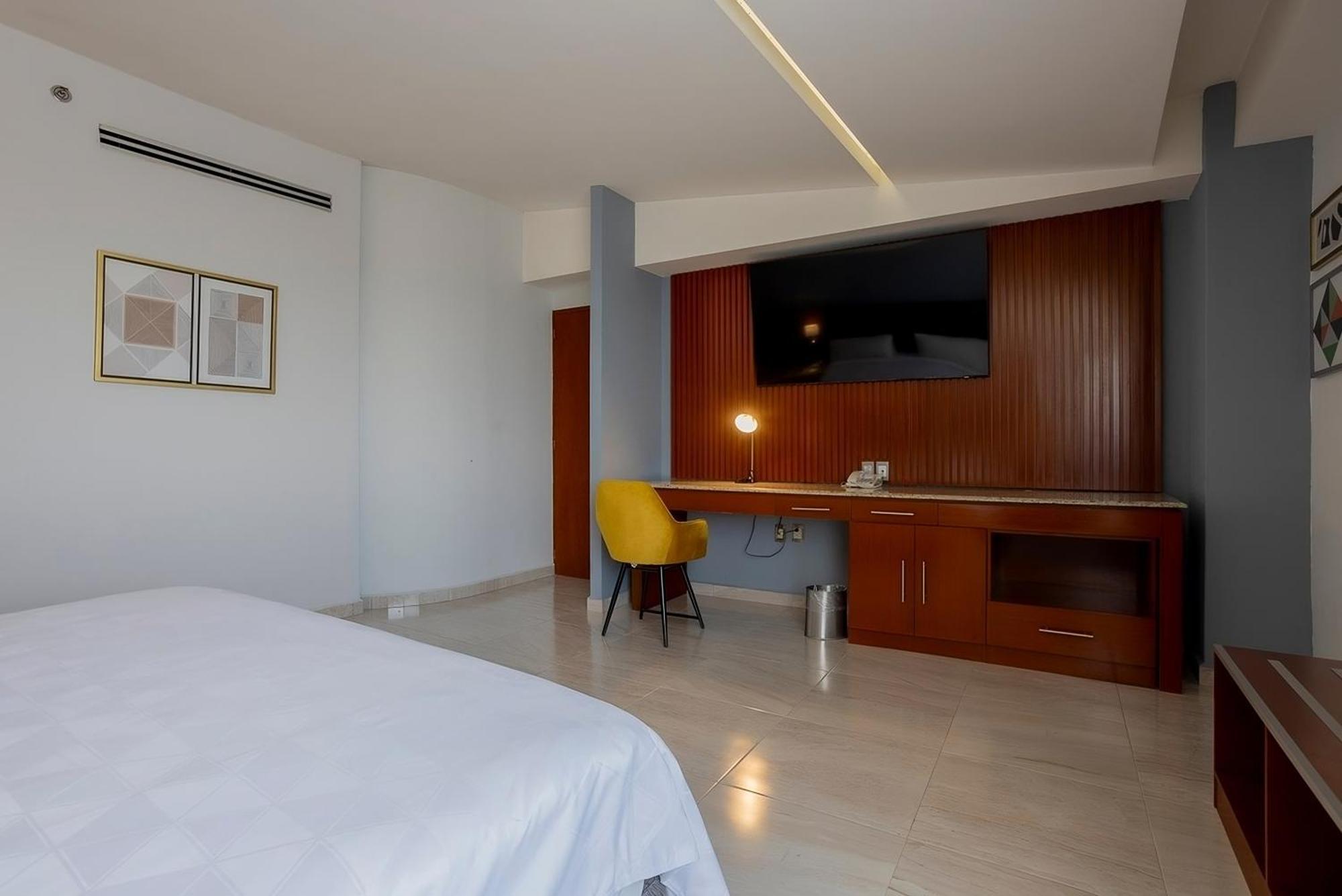 Holiday Inn Puebla Finsa By Ihg Exterior foto